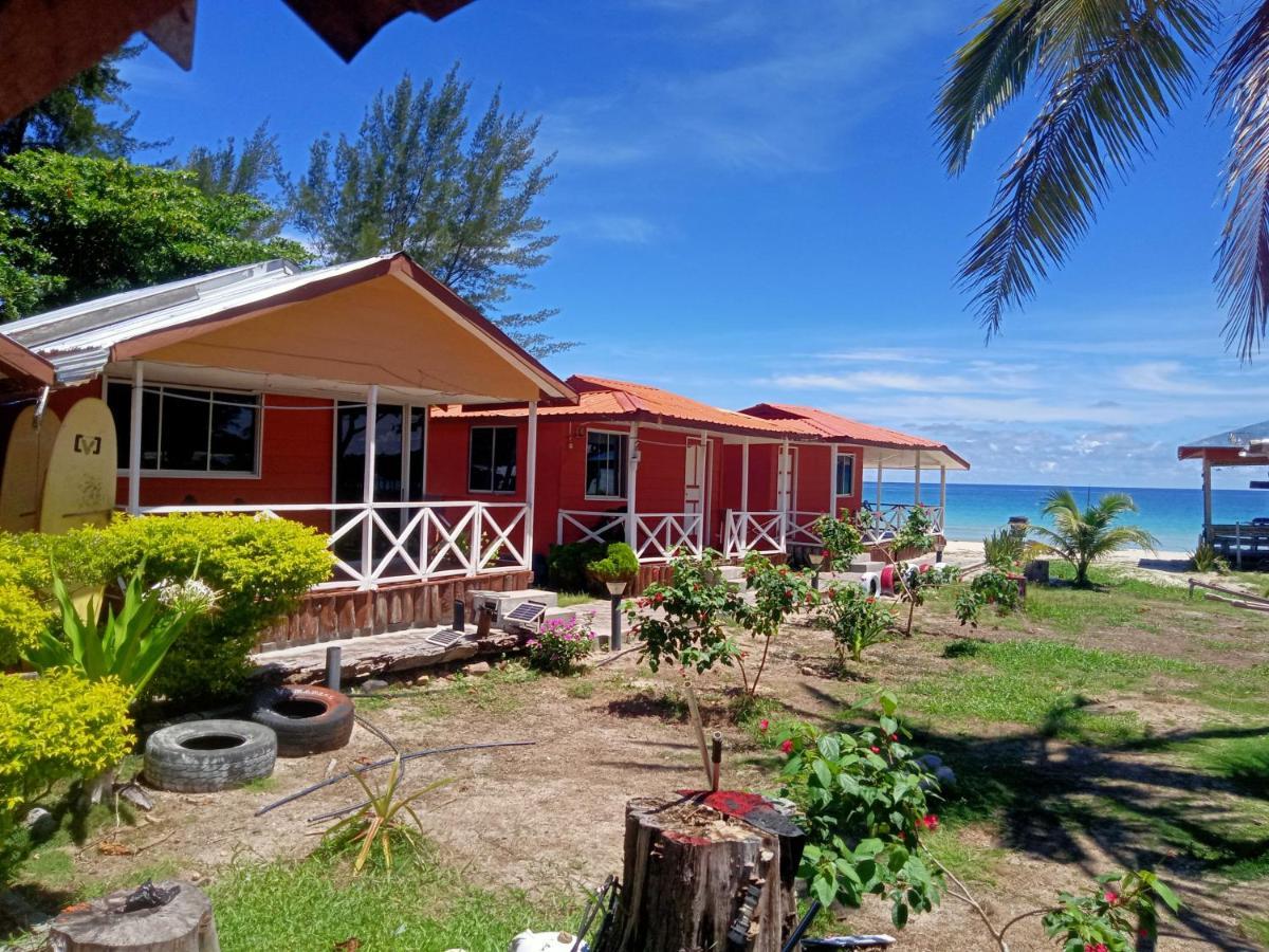 Tumombuvoi Homestay Tiga Papan Exteriér fotografie